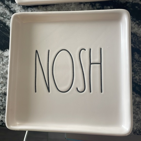 Rae Dunn Set of 4 Square Snack plates. Ceramic, dishwasher safe. - Picture 3 of 6